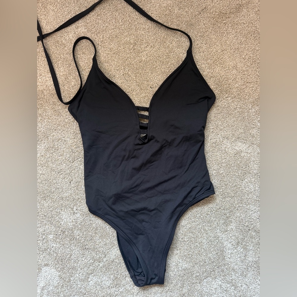 La Blanca, Black Strappy Onepiece Swimsuit, size 8